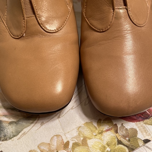 Taryn Rose camel leather wedge heel shoes Size 9 EUC - Picture 9 of 11